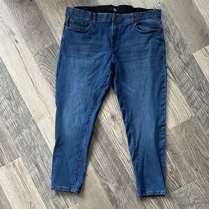 Lularoe denim slim straight Women's blue Jeans size 42